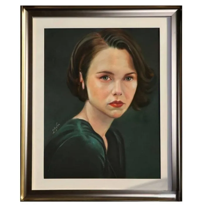 نقاشی پاستل چهره دختر