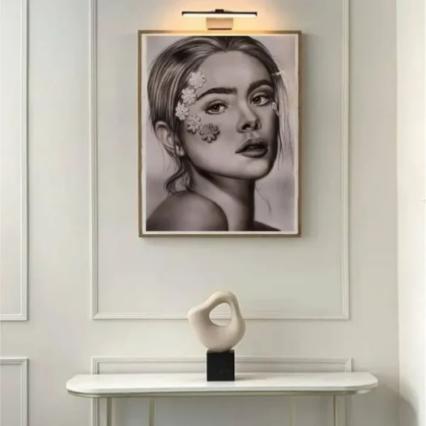 تابلو سیاه قلم دختر و گل